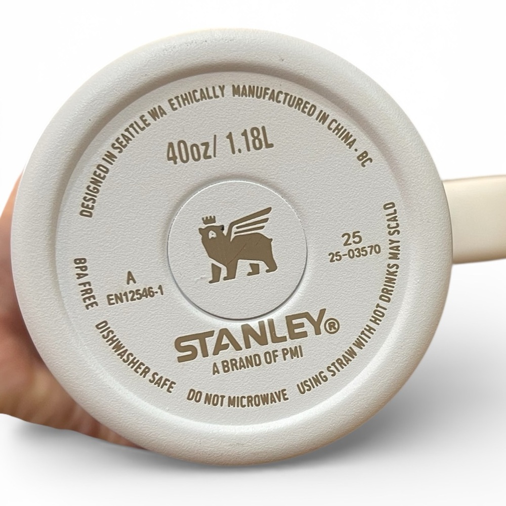 Stanley Quencher H2.0 40 oz Tumbler with Monogram Design - Picture 4 of 9